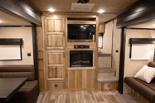 Center Entertainment in BIL8X17CE Bighorn Edition Livestock Trailer | Lakota Trailers