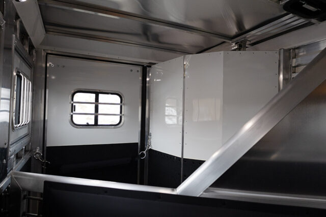 Horse Area in LYX9RK Legacy Edition Horse Area | Lakota Trailers