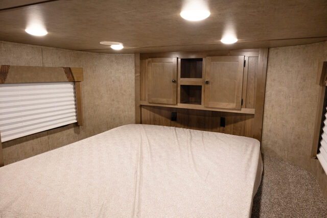 Bed in Gooseneck in LY8X17SFE Legacy Edition Horse Trailer | Lakota Trailers