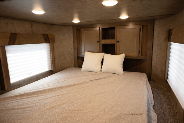 Bed in Gooseneck in LYX9RK Legacy Edition Horse Trailer | Lakota Trailers Bed in Gooseneck in LYX9RK Legacy Edition Horse Trailer | Lakota Trailers